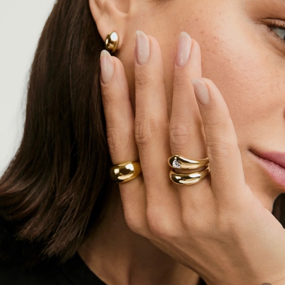 Mejuri 14k Gold Thin Dome Ring - Picture 6 of 9